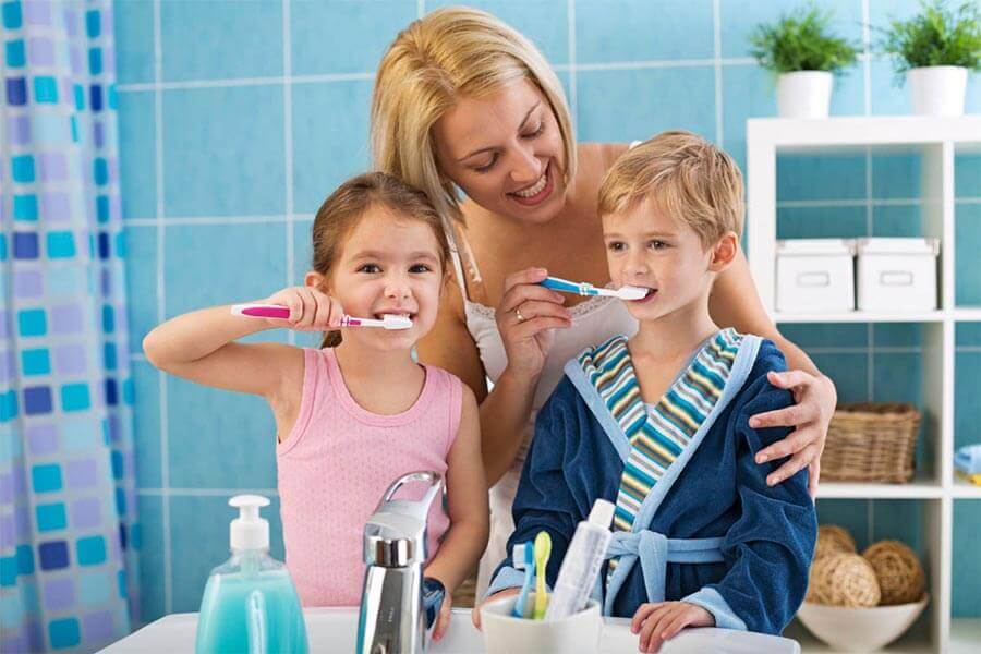 Гігіена: як і коли чистити молочні зуби