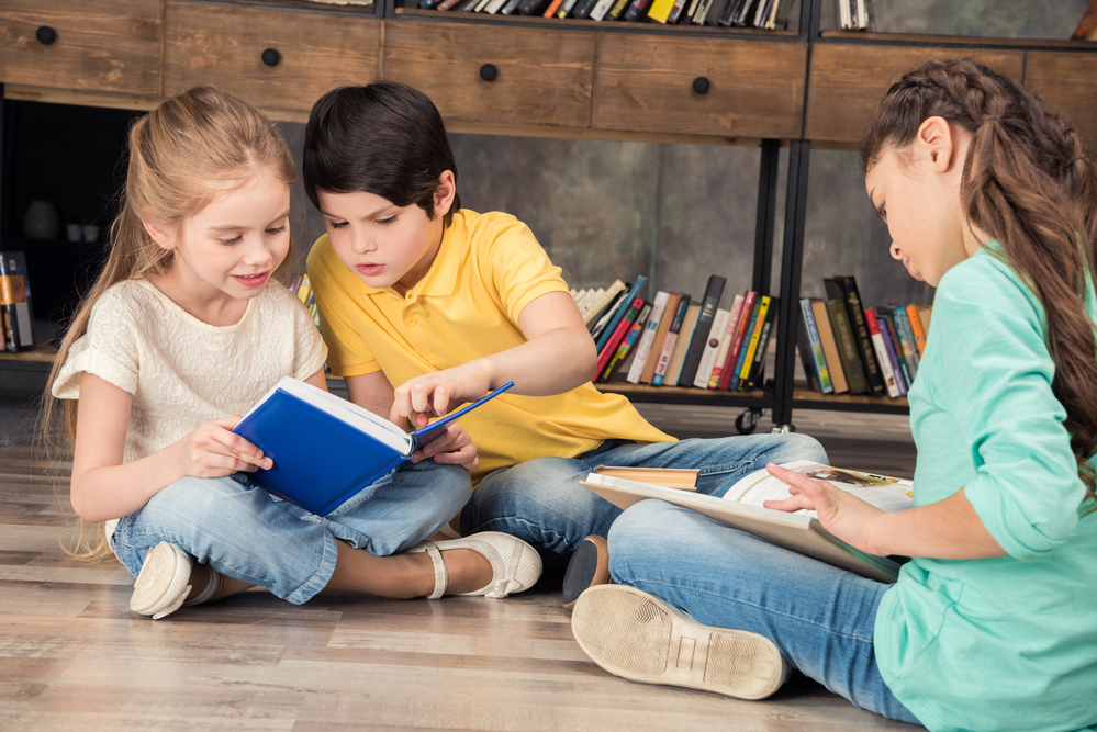 Як надихнути дитину на читання книг?